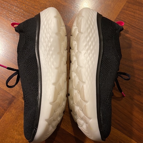 SKECHERS GOWALK HYPER BURST - MOON WALKING - LADIES' 7.5 - BLACK W PINK ACCENTS - Picture 13 of 16